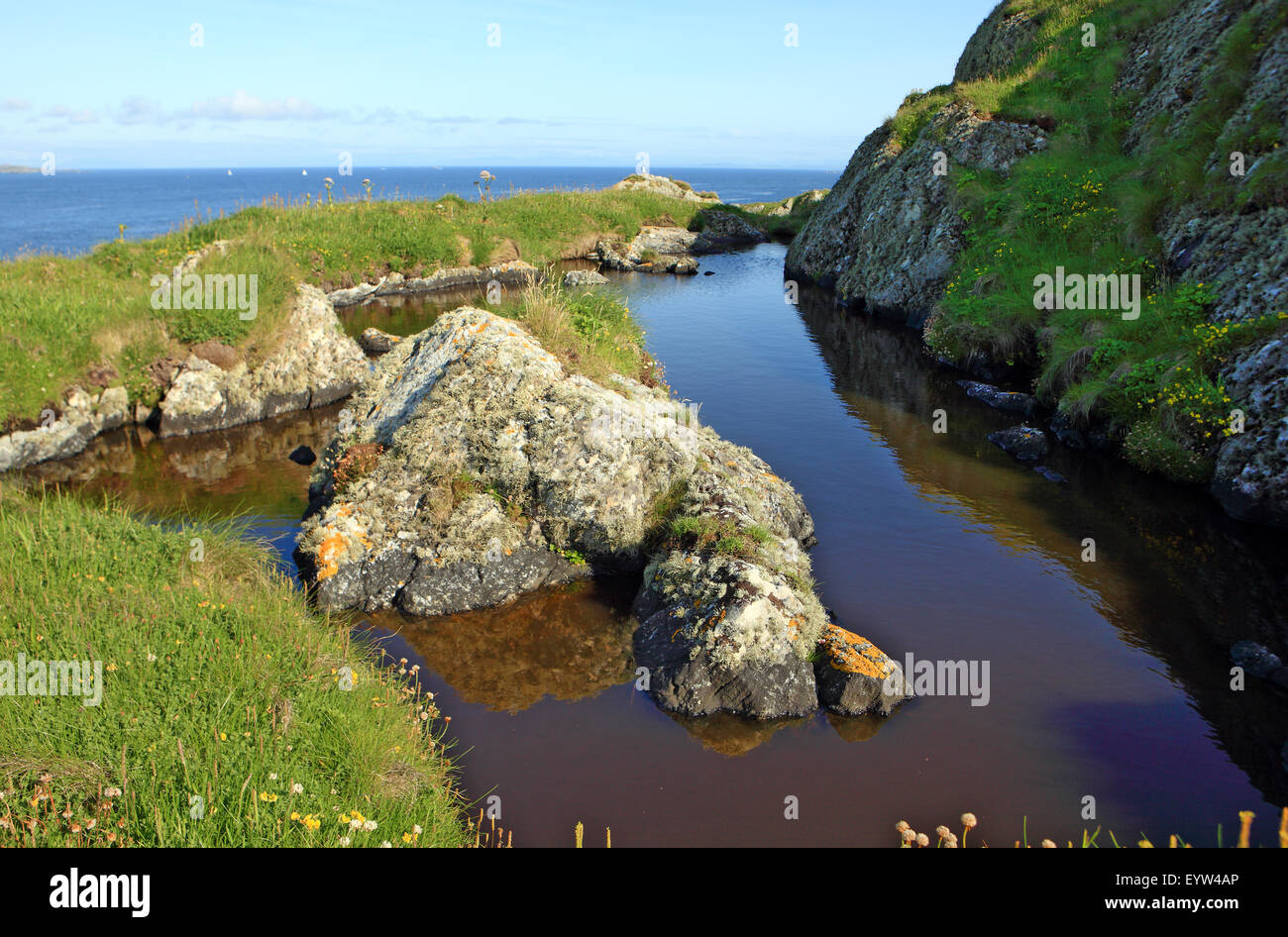 Vista dal punto più alto dell'isola di Soa un isola disabitata a sud di Iona nelle Ebridi Interne di Scozia Foto Stock