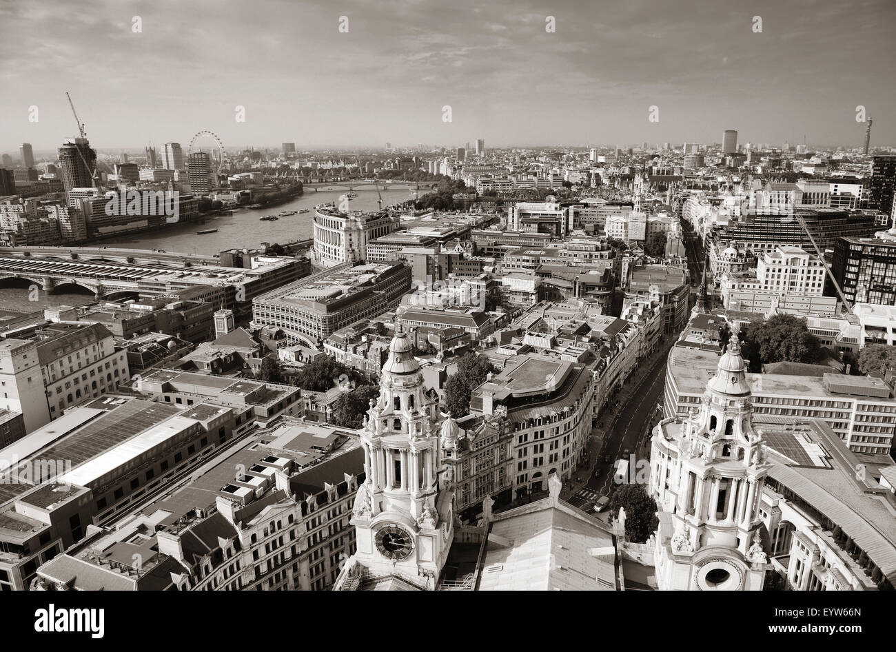 Londra vista sul tetto panorama con architetture urbane. Foto Stock