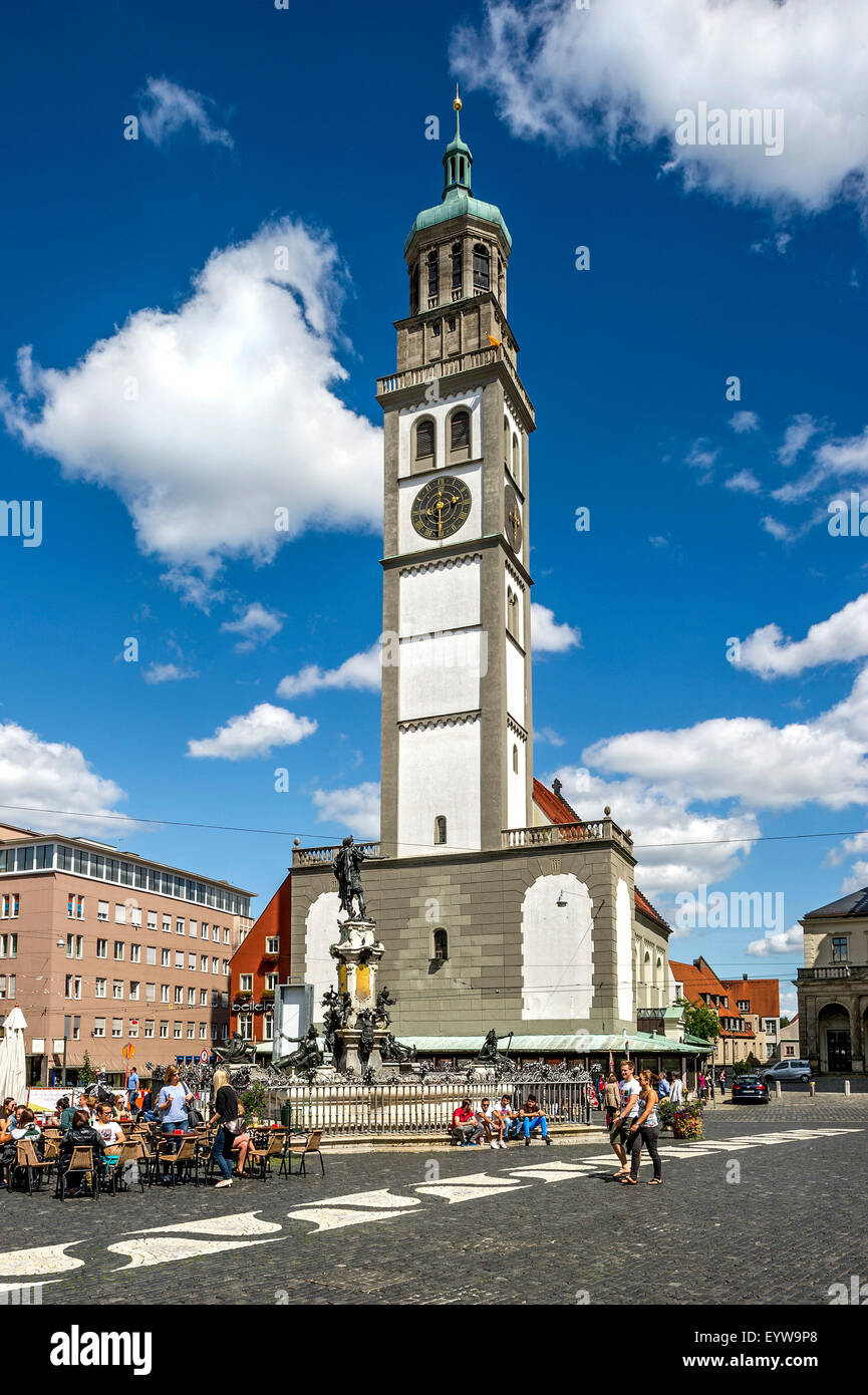 Perlach tower, Chiesa di San Pietro, Fontana di Augusto, Rathausplatz square, Augsburg, Svevia, Baviera, Germania Foto Stock