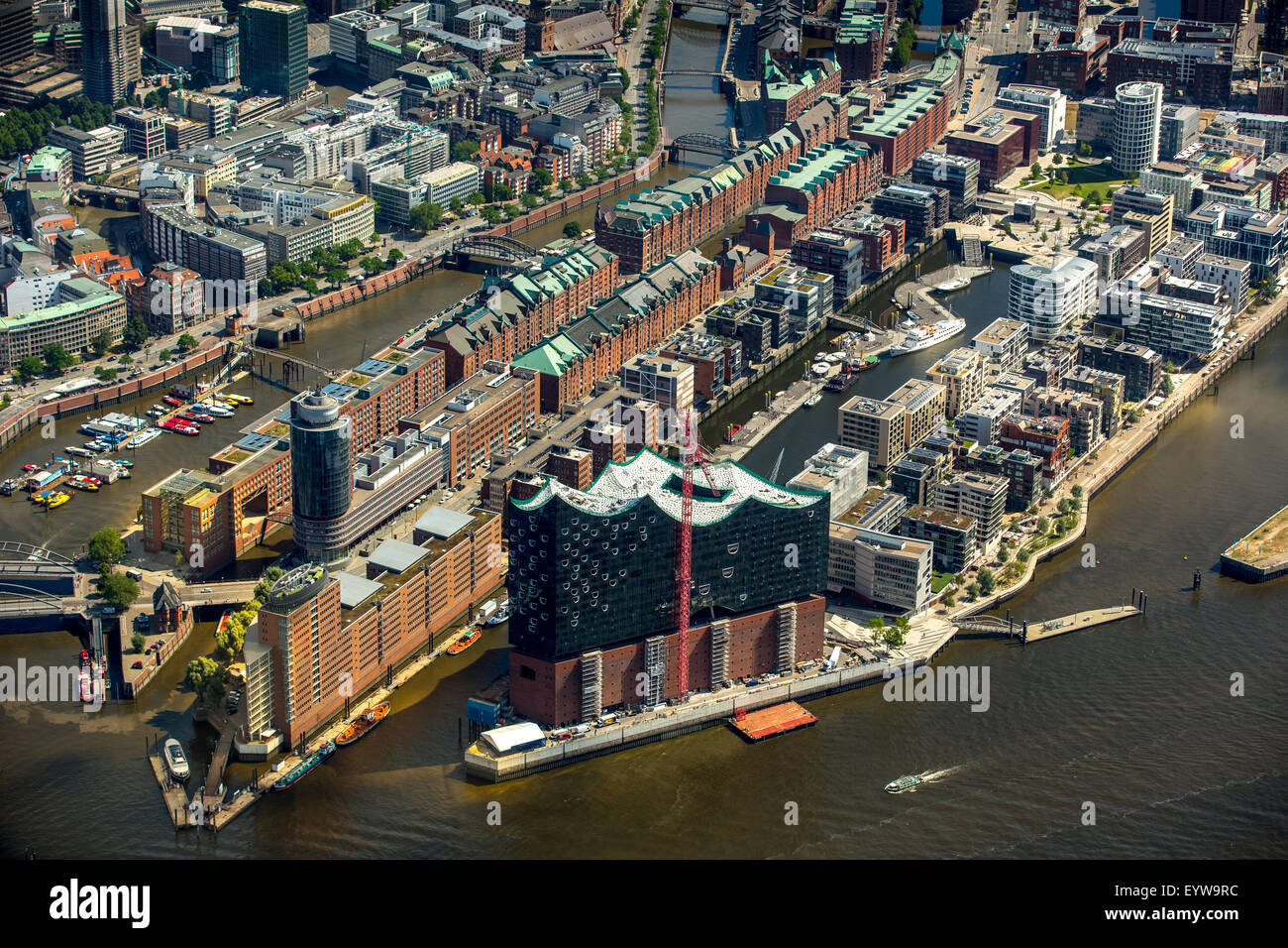 Elbe Philharmonic Hall con HafenCity, Speicherstadt, Sito Patrimonio Mondiale dell'UNESCO, il porto di Amburgo, Elba, Amburgo, Germania Foto Stock