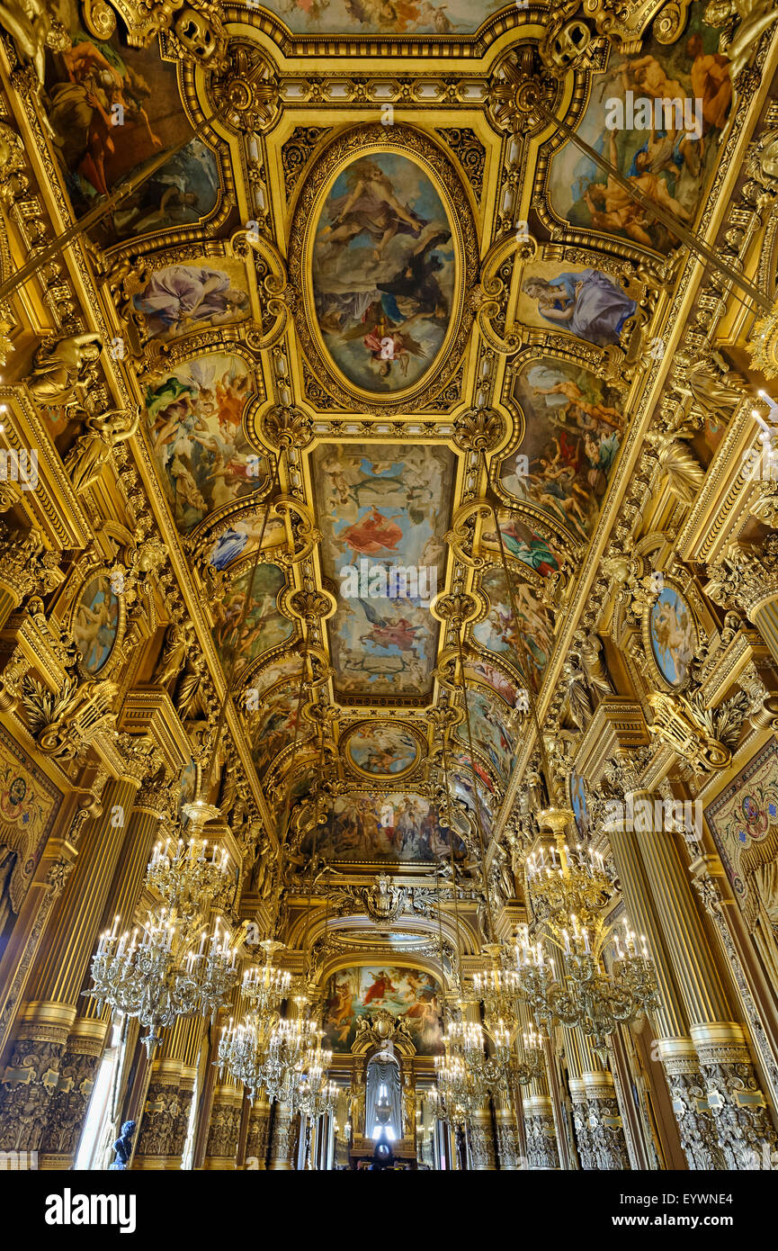 Le Grand Foyer con affreschi e soffitto ornato da Paul Baudry, Opera Garnier, Parigi, Francia, Europa Foto Stock