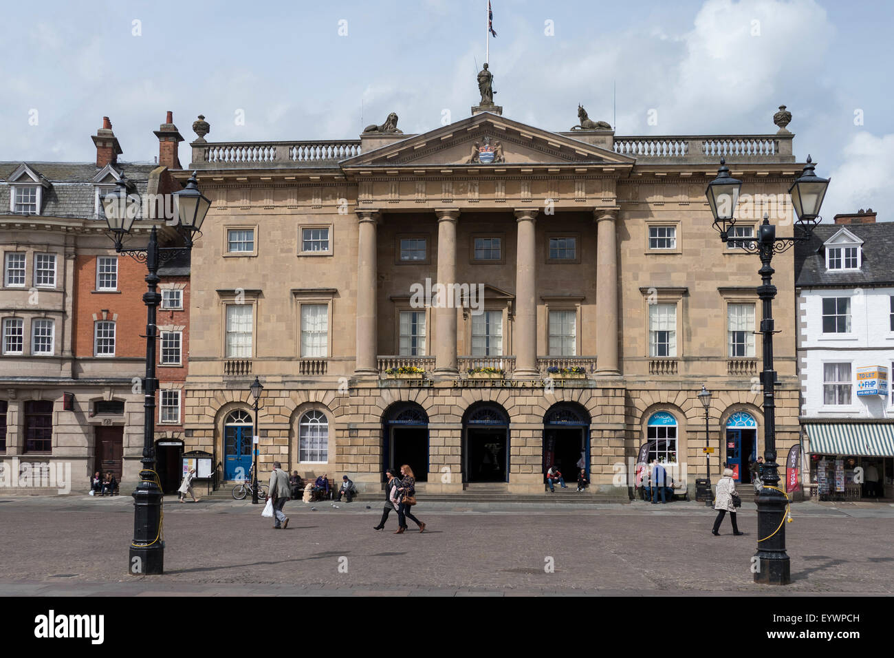 Il Buttermarket, Piazza del Mercato, Newark, Nottinghamshire, England, Regno Unito, Europa Foto Stock