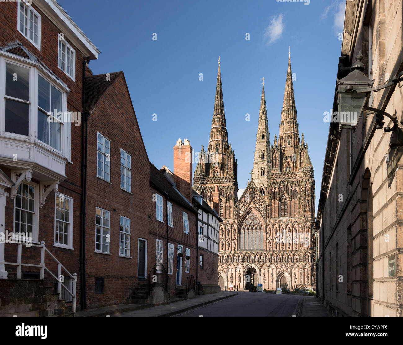 Fronte Ovest, Lichfield Cathedral, Lichfield, Staffordshire, England, Regno Unito, Europa Foto Stock