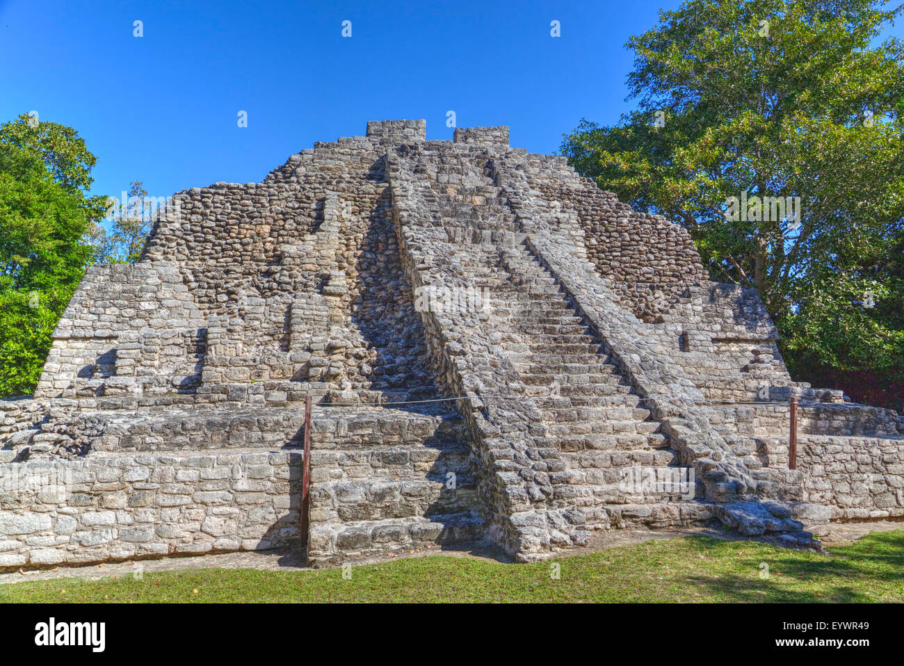 Tempio che io, Chaccoben, Maya sito archeologico, 110 miglia a sud di Tulum, periodo classico, Quintana Roo, Messico, America del Nord Foto Stock