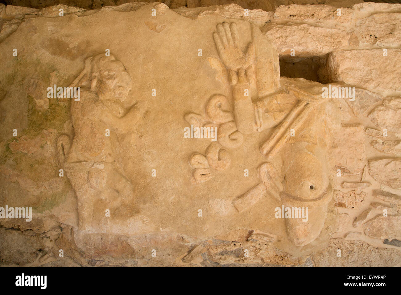 Rilievo in stucco, scheletrico capi trovati nelle nicchie, Castillo de Kukulcan, Mayapan, Maya sito archeologico, Yucatan, Messico Foto Stock