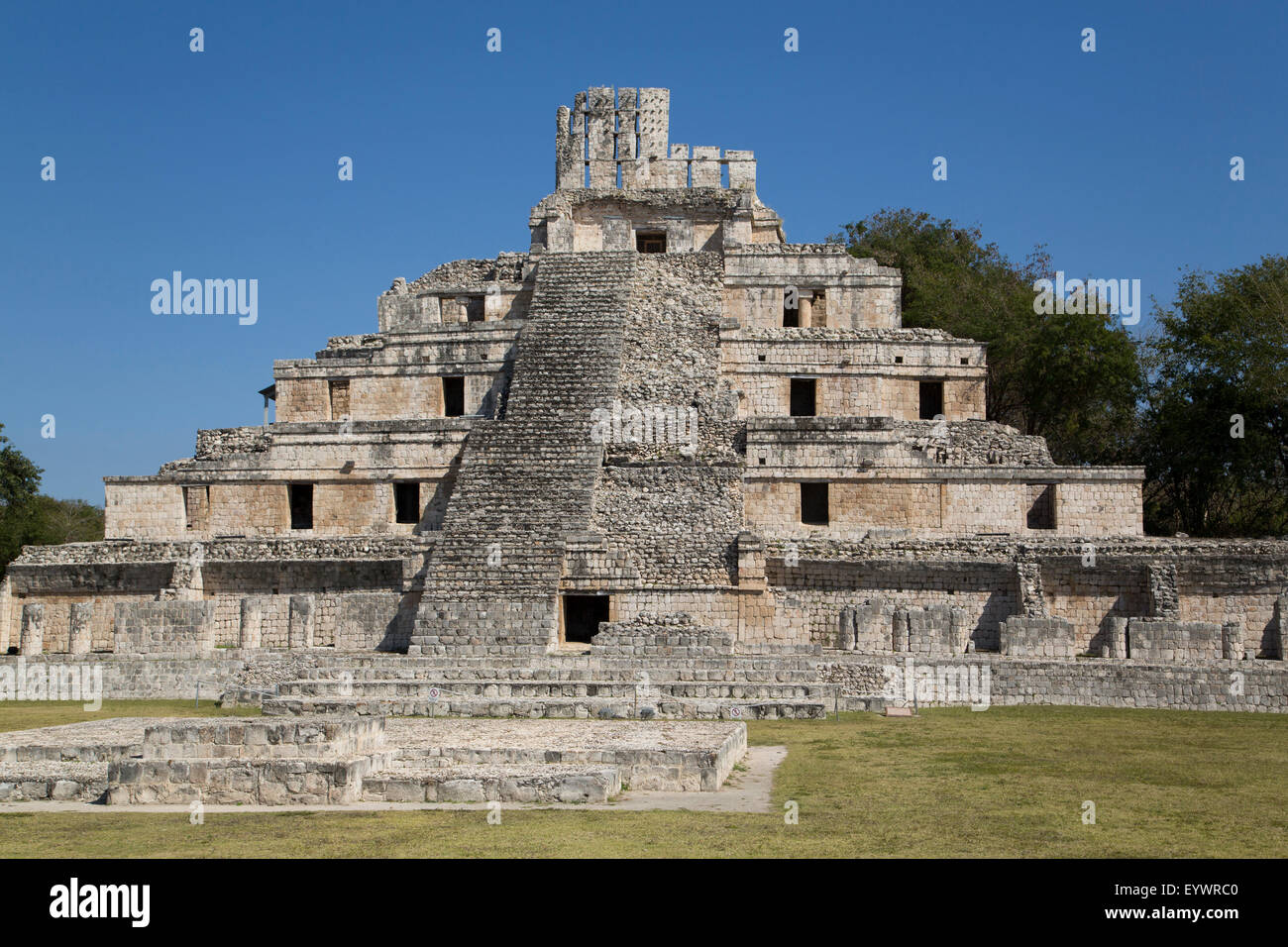 Struttura di cinque piani (Pisos), Edzna, Maya sito archeologico, Campeche, Messico, America del Nord Foto Stock