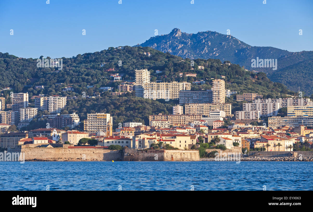 Ajaccio, paesaggio urbano costiero con antica cittadella, Corsica, Francia Foto Stock