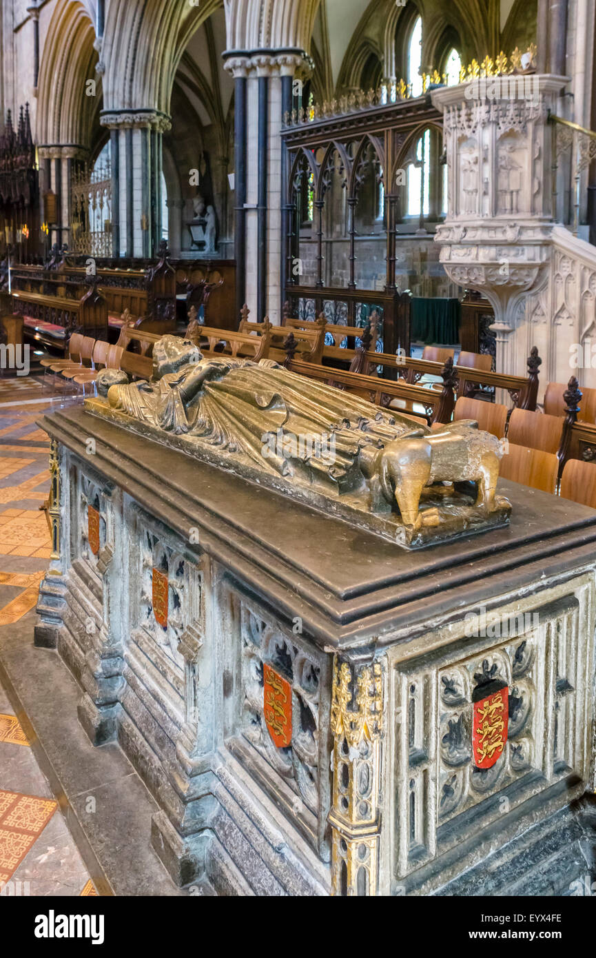 La tomba di Re Giovanni nella cattedrale di Worcester, Worcester, Worcestershire, England, Regno Unito Foto Stock