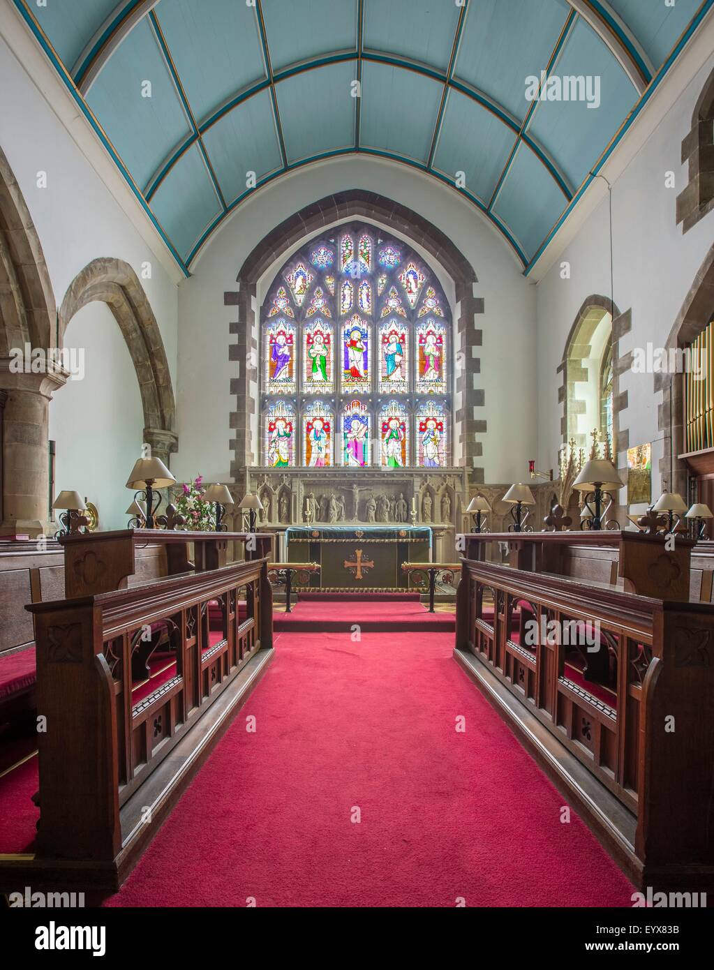 Interno della St Collen chiesa parrocchiale di Llangollen Gwynedd Foto Stock