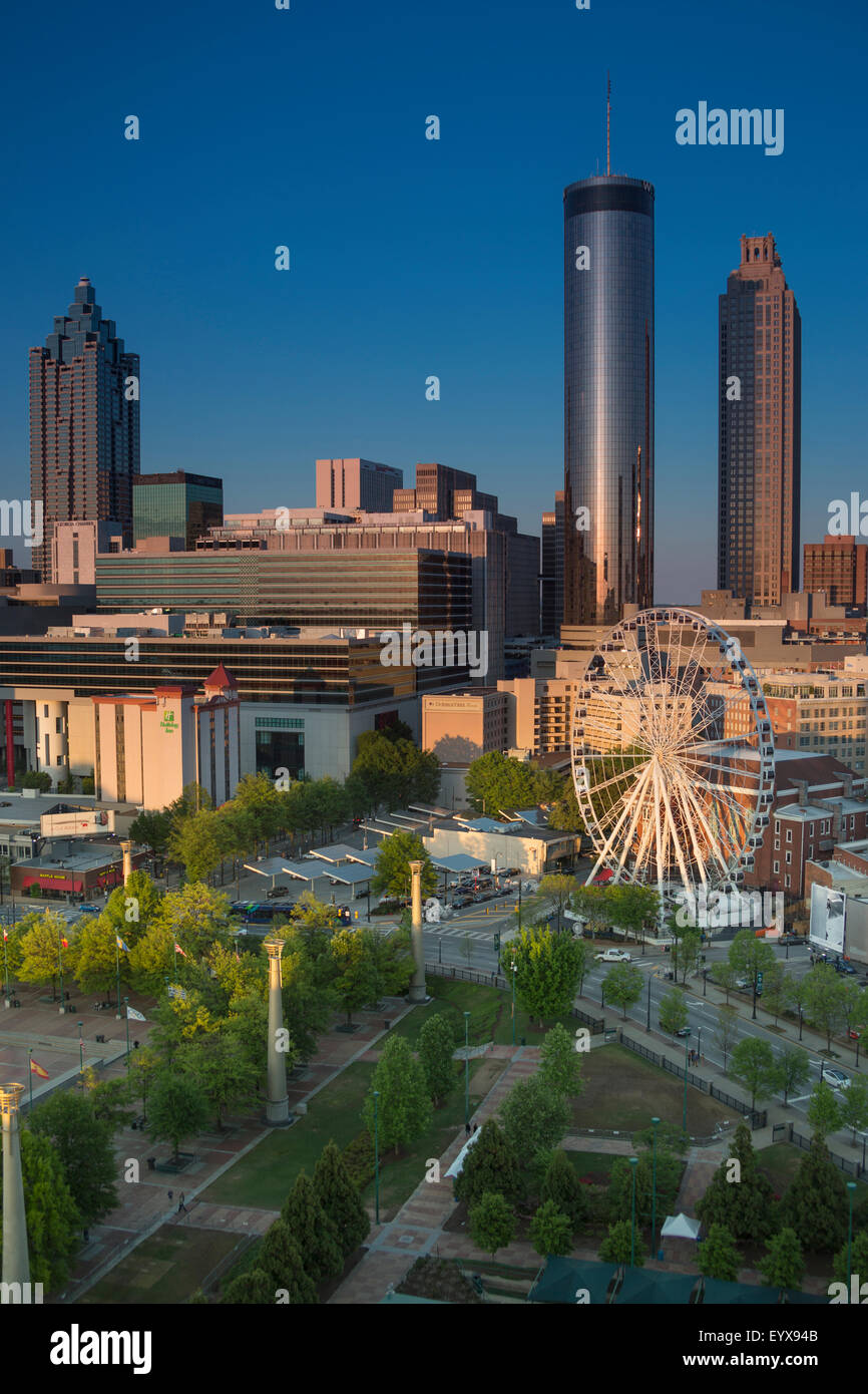 Vista del cielo ruota panoramica Ferris Centennial Olympic Park skyline del centro di Atlanta Stati Uniti d'America Foto Stock