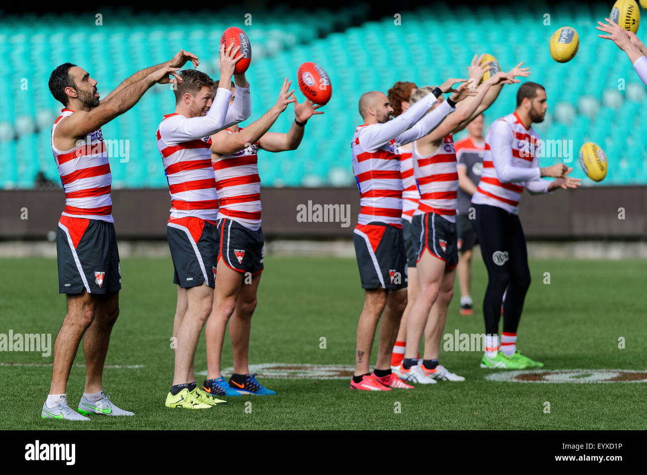 Sydney, Australia. 04 Ago, 2015. Australian Rules Football lettore indigeni Adam Goodes restituito a sessioni di formazione dopo essere stato sbattuto come razzista a Sydney Cricket Ground di Sydney. Credito: MediaServicesAP/Alamy Live News Foto Stock