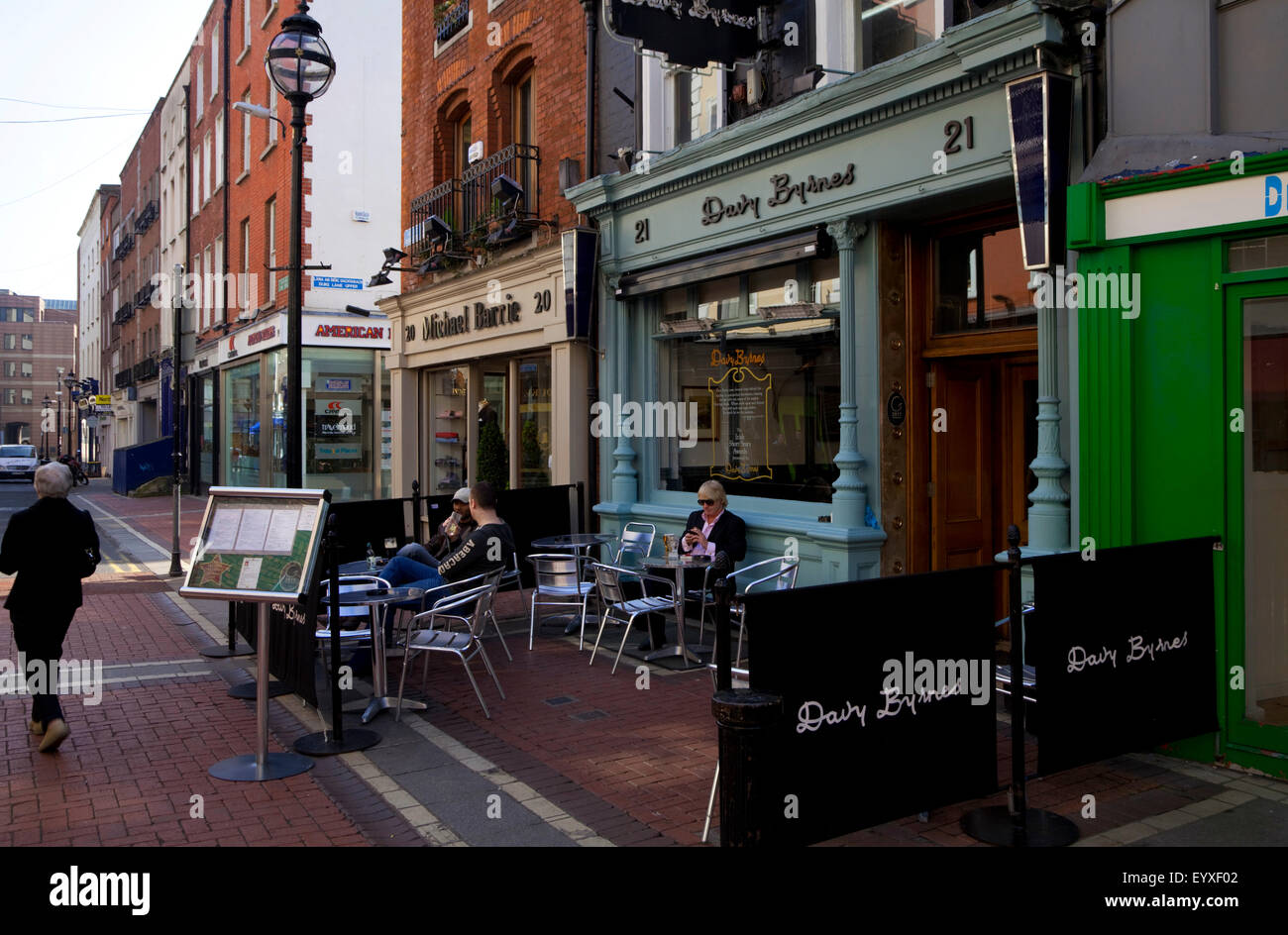 Davy Byrnes Pub - sinonimo di Bloomsday celebrazioni, James Joyce e il suo libro "Ulisse", Duke Street, Città di Dublino, Irlanda Foto Stock