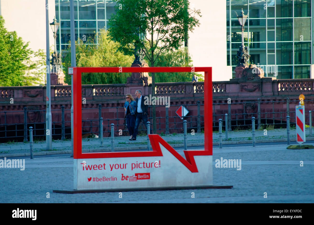 Azione Tweet La tua immagine Berlin Foto Stock