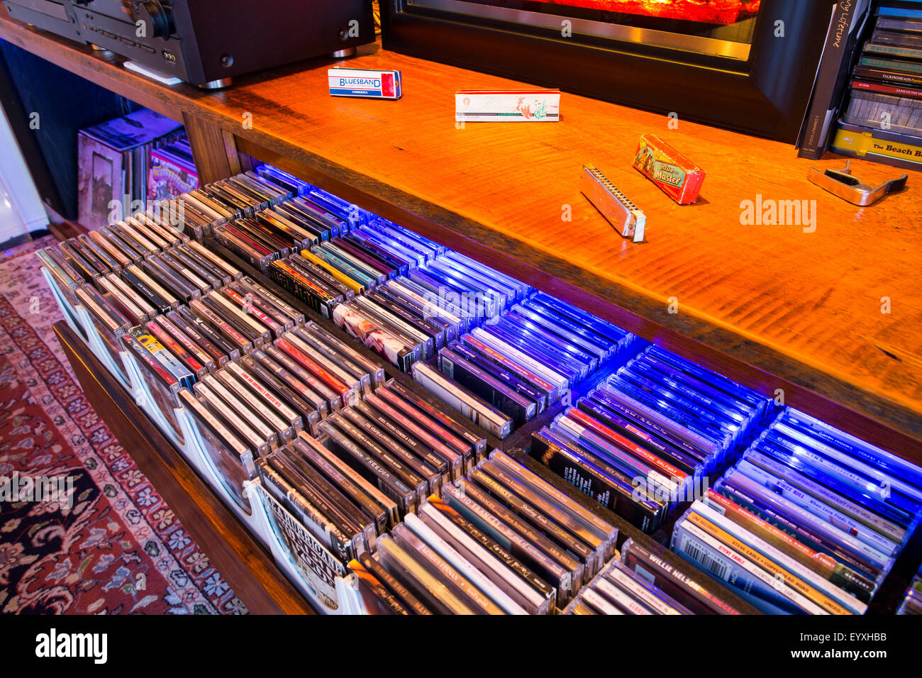 Cassetto portaoggetti con compact disc, America del nord, Canada Ontario Foto Stock