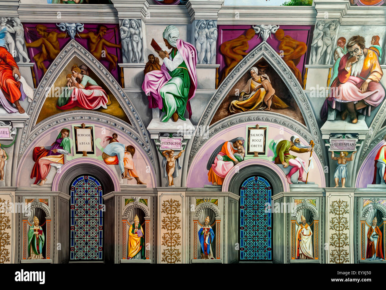 La riproduzione della Cappella Sistina sul soffitto dell'inglese Chiesa dei martiri in Goring-da-Mare, Sussex, Regno Unito Foto Stock