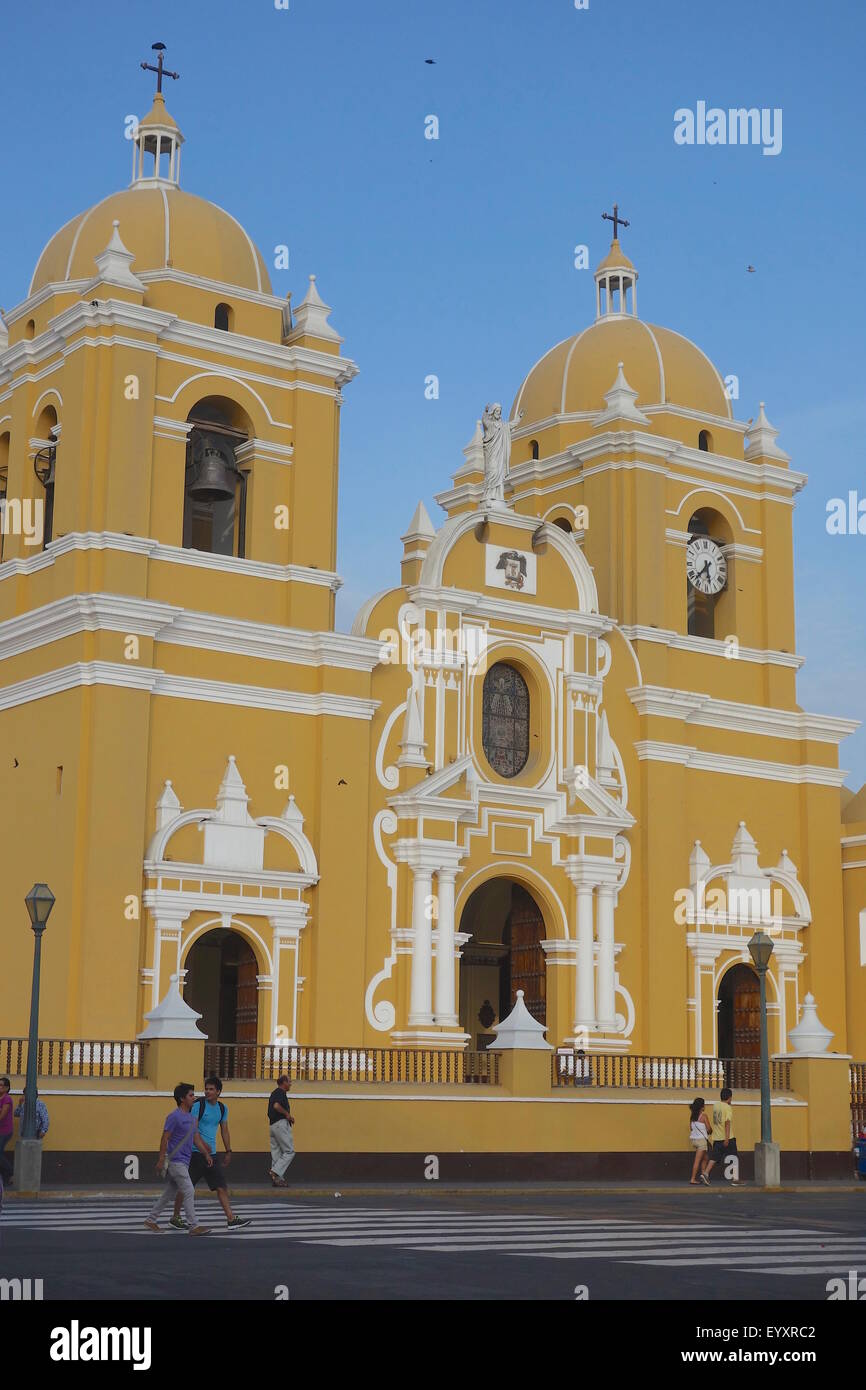 Trujillo la cattedrale in Plaza de Armas di Trujilo, La Libertad provincia, Perù. Foto Stock