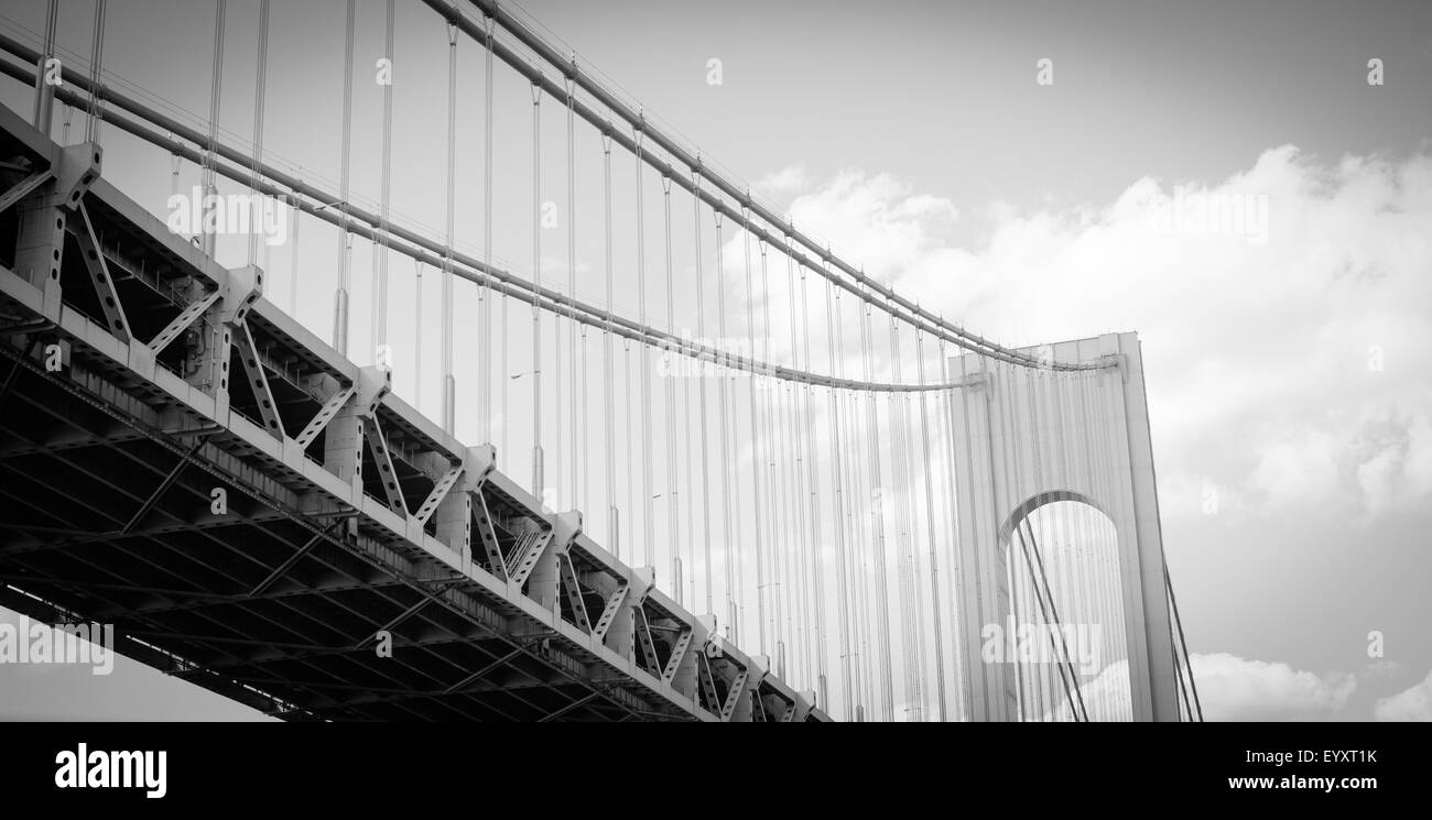 George Washington Bridge NY - sparato fuori dalla parte superiore del ponte di una nave da crociera con una Nikon D7000 e un 35mm F1.8 lente. Foto Stock