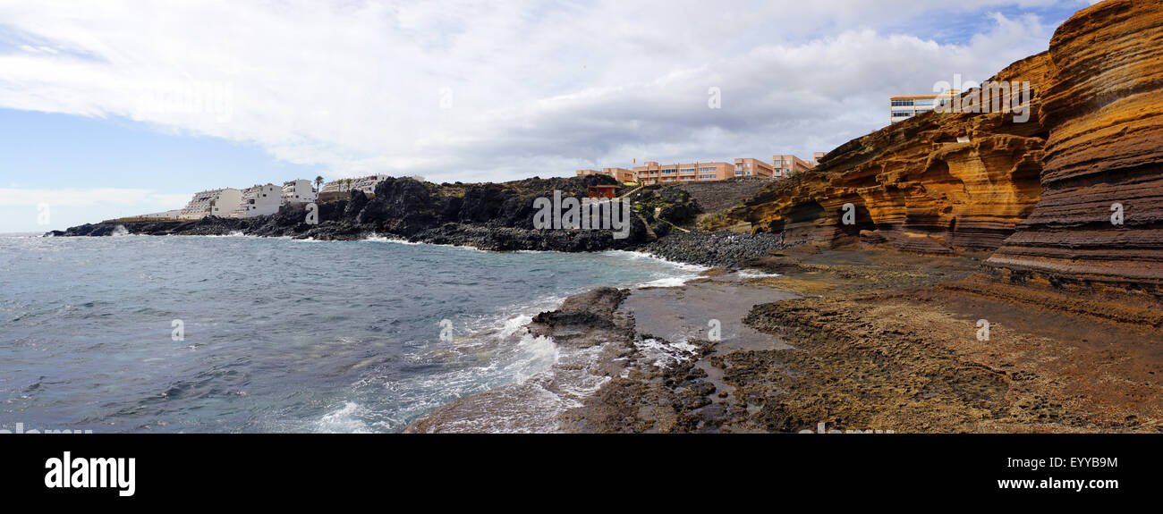 Bay e cliffline vicino a Monte Amarillo, Spagna, Canarie, Tenerife, Las Calletas Foto Stock