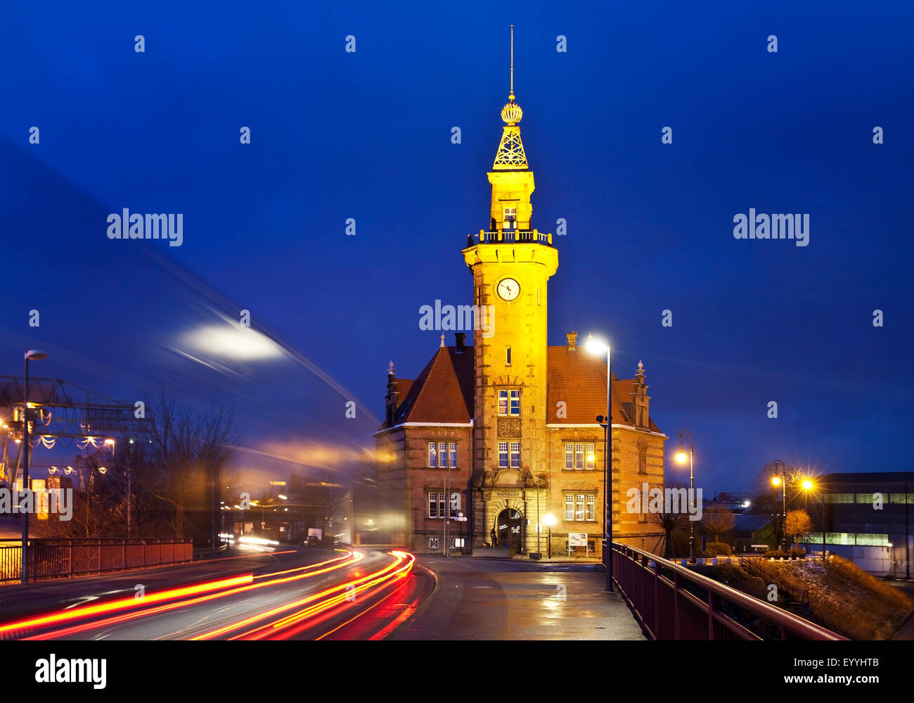 Porto vecchio edificio Autorità di sera, in Germania, in Renania settentrionale-Vestfalia, la zona della Ruhr, Dortmund Foto Stock