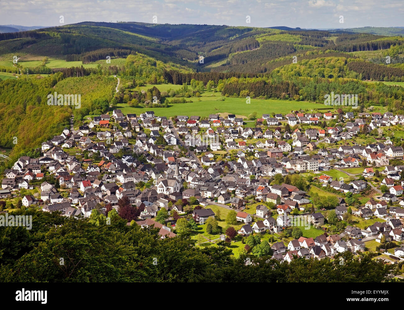 Vista dalla Torre Kueppel a Freienohl, in Germania, in Renania settentrionale-Vestfalia, Sauerland, Meschede Foto Stock