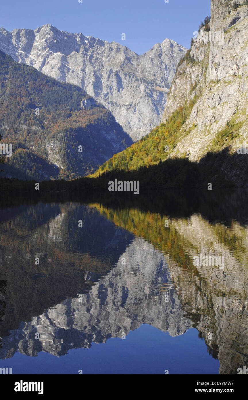Sulle Alpi di Berchtesgaden mirroring in lago Koenigssee, in Germania, in Baviera, il Parco Nazionale di Berchtesgaden Berchtesgaden Foto Stock