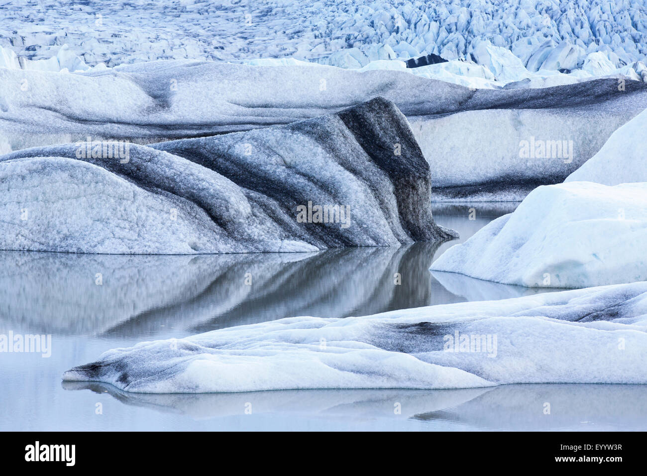 Joekulsarlon lago glaciale e ghiaccio dal ghiacciaio Vatnajoekull, Islanda Austurland, Knappavellir Foto Stock