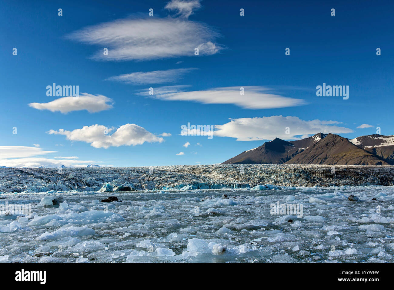Joekulsarlon lago glaciale e il ghiacciaio Vatnajoekull, Islanda Austurland, Kalfafellsstadur Foto Stock