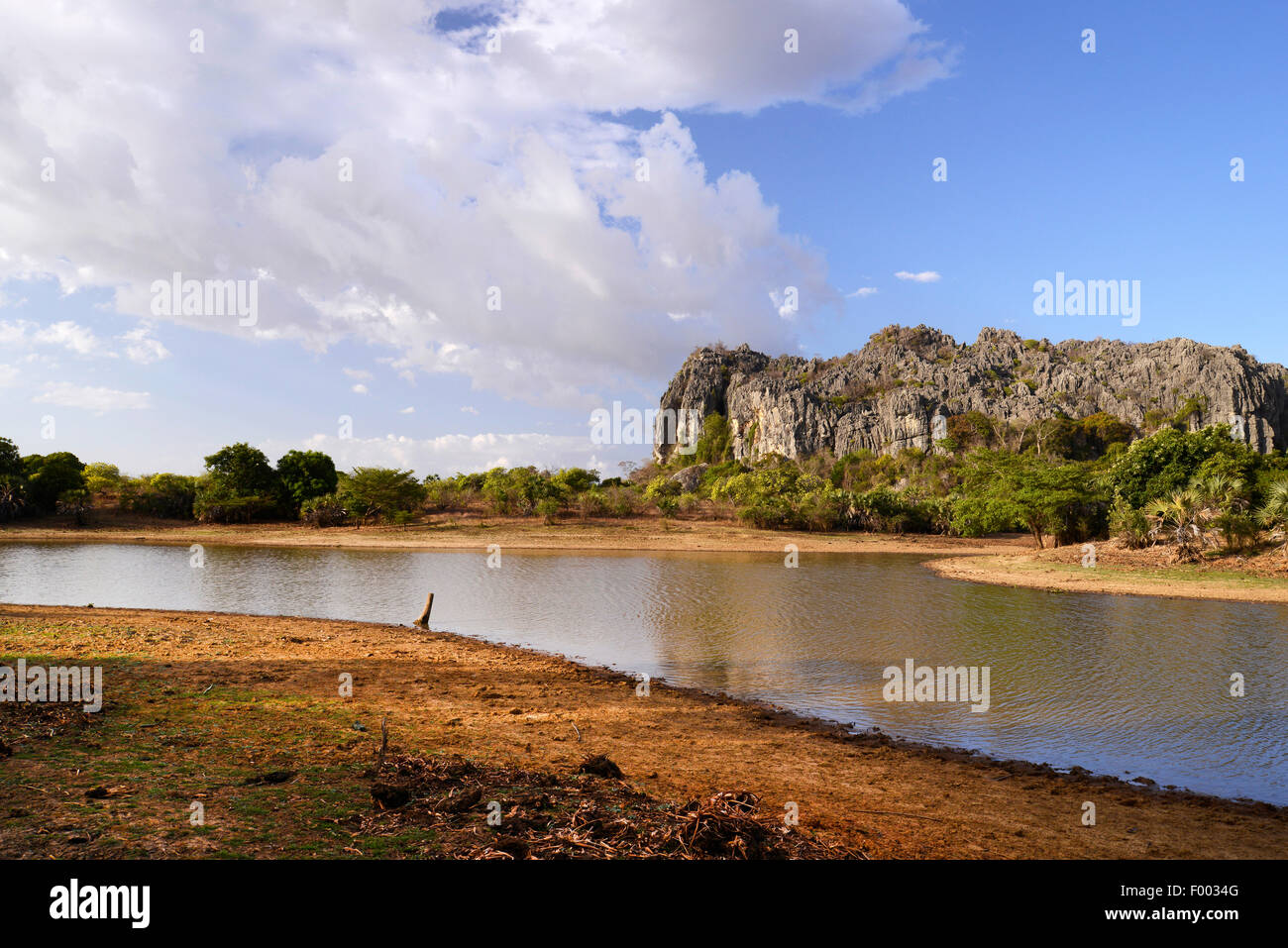 Lago presso la Riserva Naturale Ankarana, Madagascar, Antsiranana , Ankarana Parco Nazionale Foto Stock