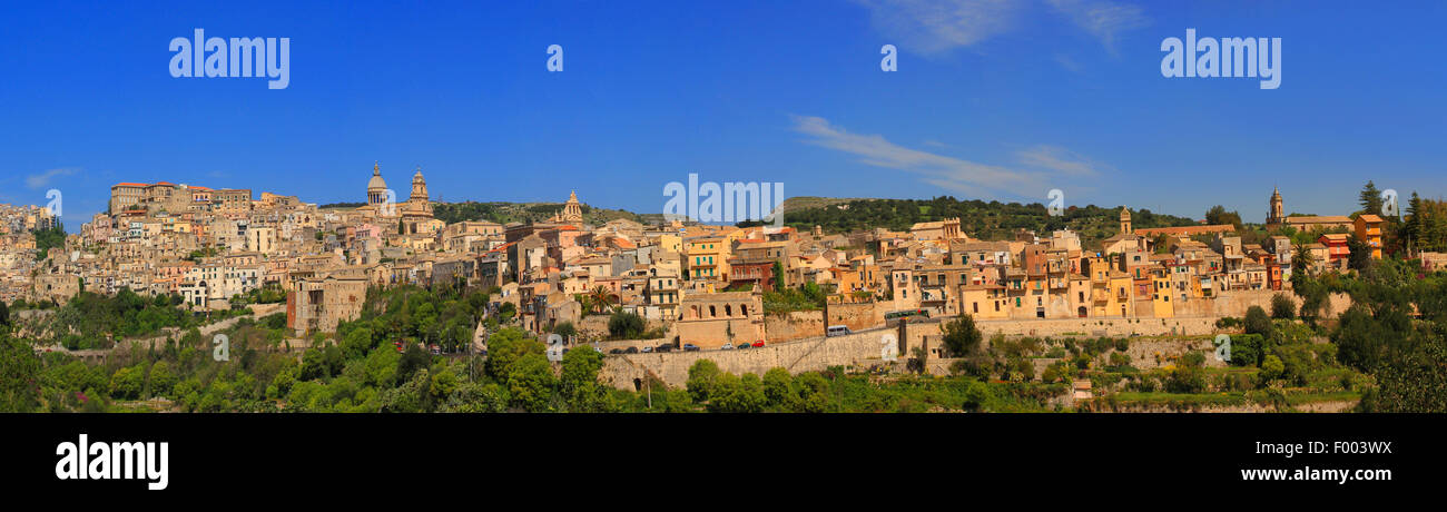 Tardo-barocco centro storico della città di montagna di Ragusa, Italia, Sicilia, Ragusa Foto Stock