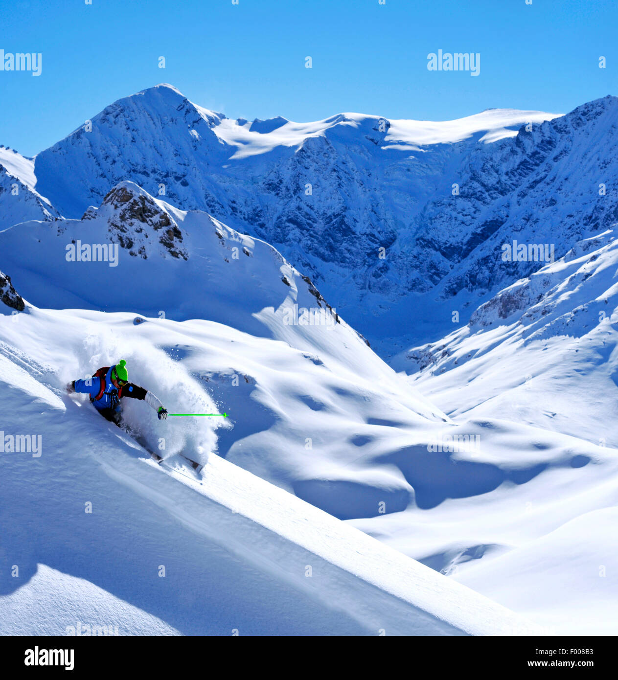 Freeskiing nelle Alpi, Francia, Savoie, Sainte Foy Foto Stock