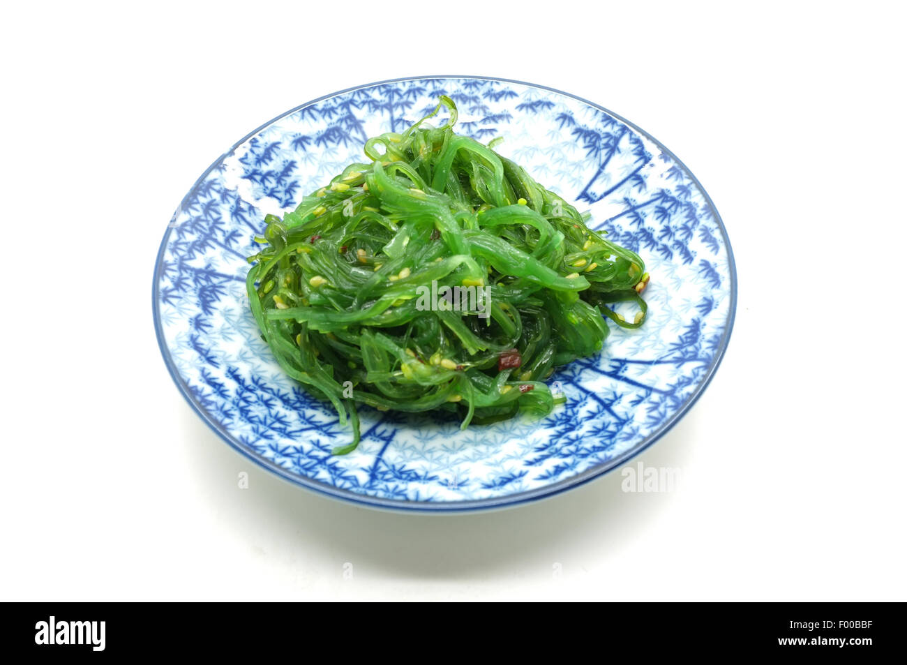 Giapponese verde insalata di alghe sul piatto Foto Stock