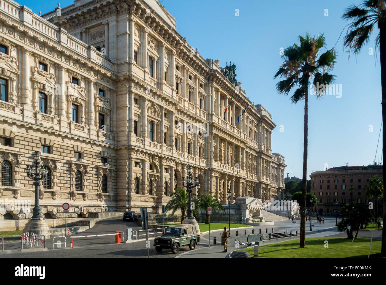 Il Palazzo di Giustizia, Roma, sede della Suprema Corte di Cassazione e  Giustizia biblioteca pubblica Foto stock - Alamy