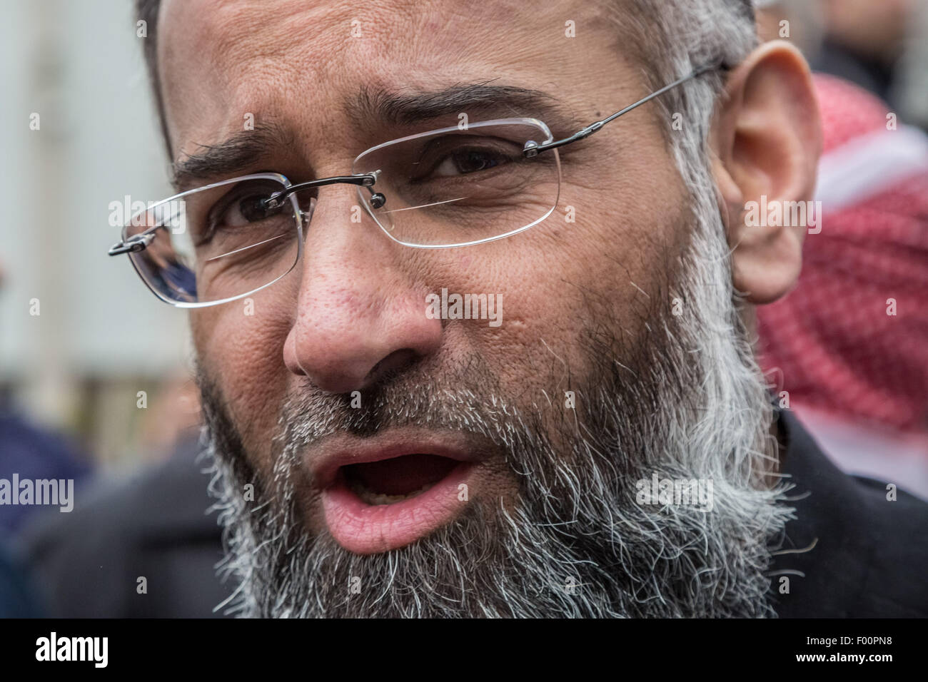 Londra, Regno Unito. 5 agosto 2015.FILE PIX: islamista radicale Anjem Choudary caricato con incoraggiante sostegno per uno Stato islamico (ISIS). La foto è stata scattata il 29 maggio 2015. Credito: Guy Corbishley/Alamy Live News Foto Stock