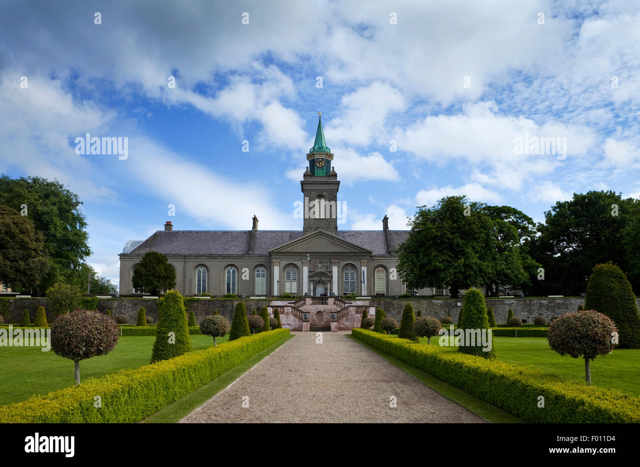 Il giardini rinnovati nella motivazione del Royal Hospital, ora il Museo irlandese d'Arte Moderna, Kilmainham, Dublino, Irlanda Foto Stock