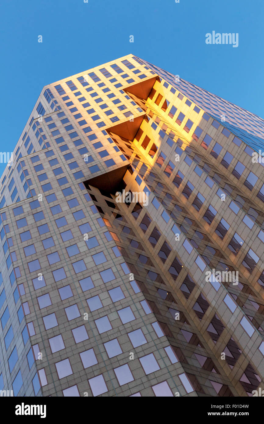 Edificio di moderna facciata in Vancouver, British Columbia, Canada Foto Stock