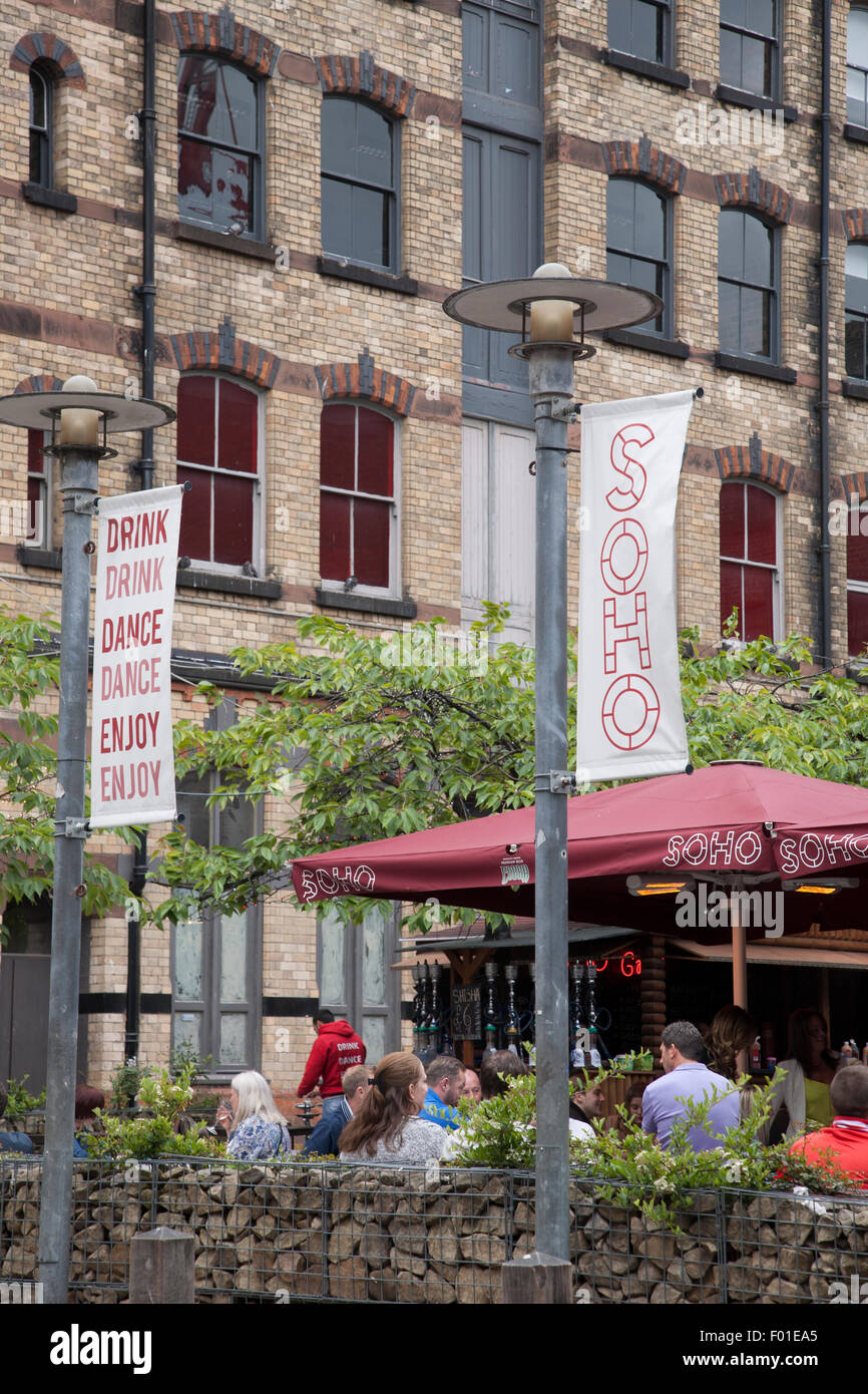 Soho Pub e Bar, Concert Square, Liverpool, in Inghilterra, Regno Unito Foto Stock