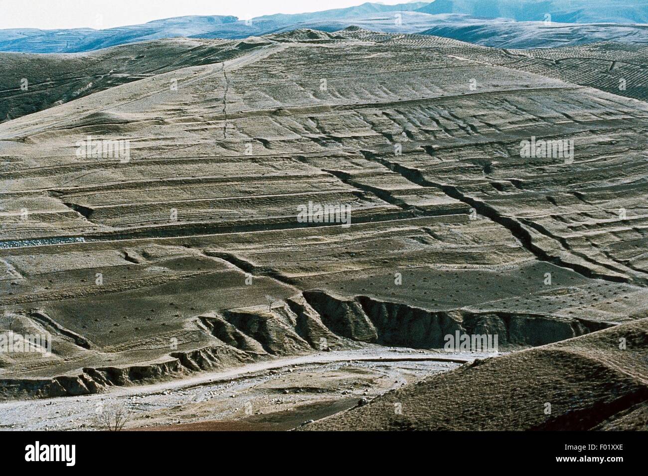Effetti di erosione del suolo, la Mongolia. Foto Stock