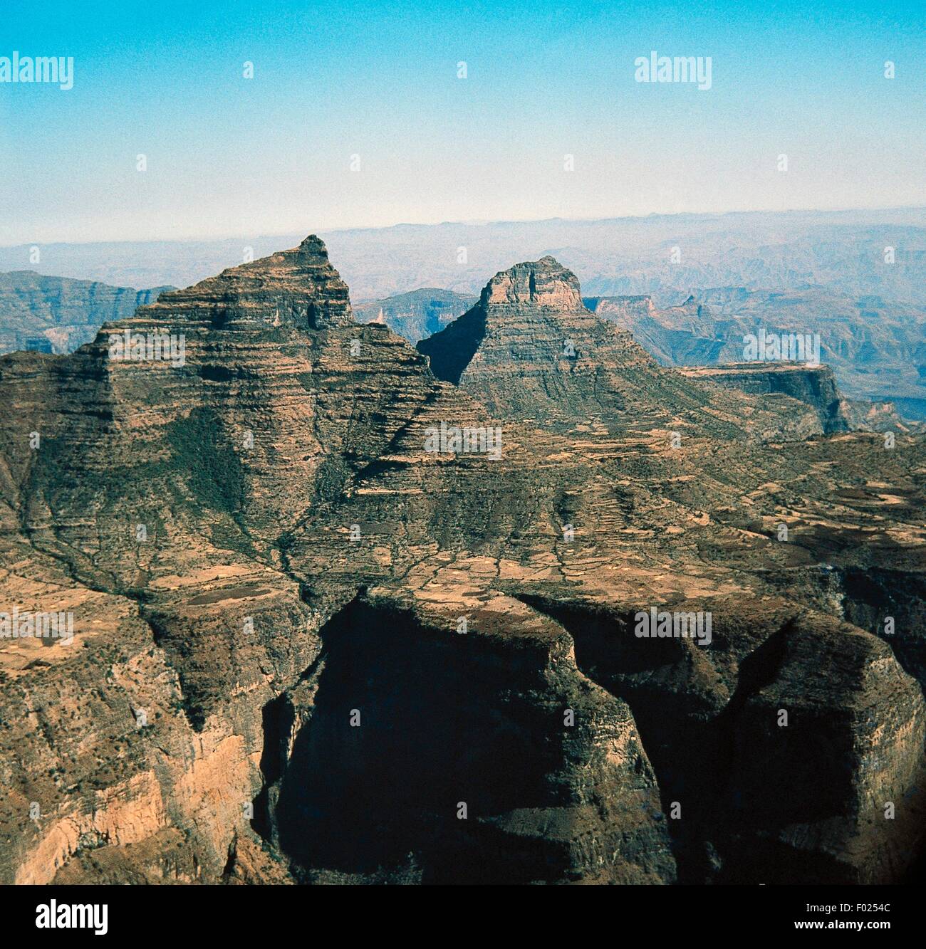 Scogliere, Semien montagne e altopiani etiopi, Etiopia. Foto Stock