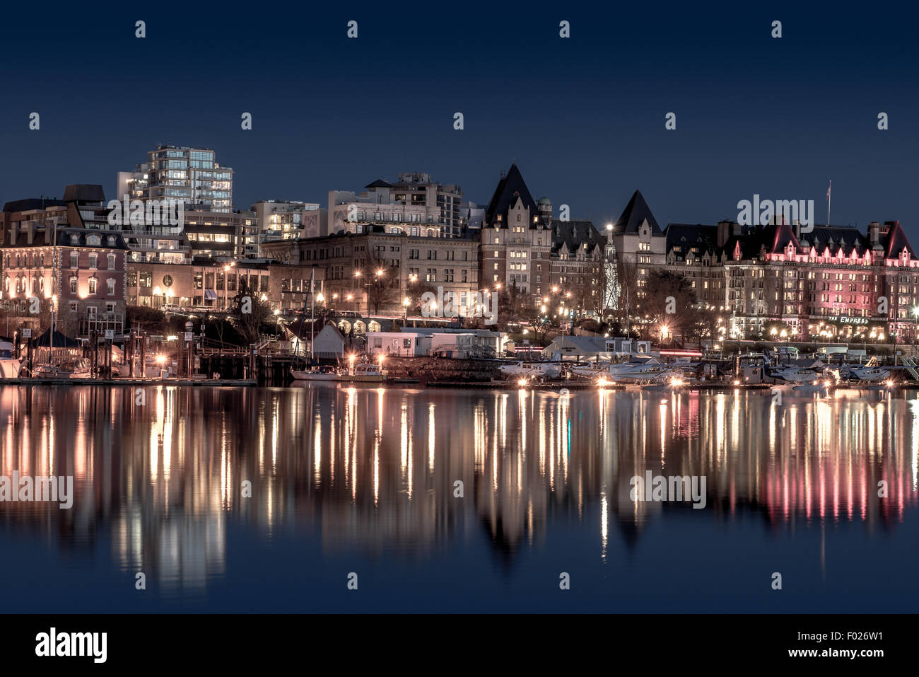 Victoria skyline notturno, British Columbia, Canada Foto Stock