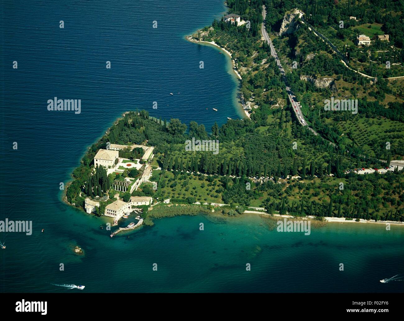 Vista aerea di Punta San Vigilio sul Lago di Garda o Benaco - Provincia di Verona, regione Veneto, Italia Foto Stock