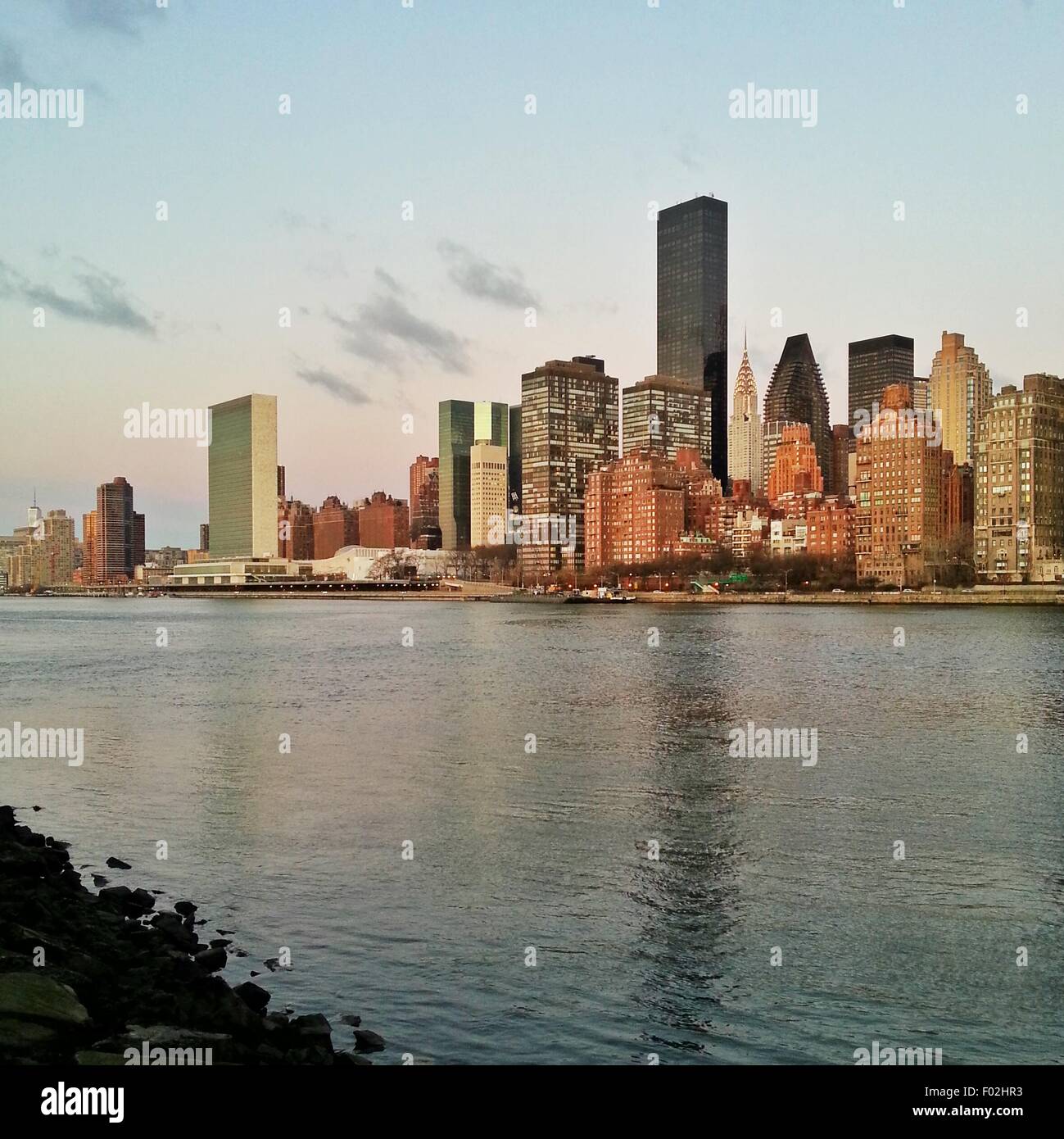 Skyline di Manhattan con delle Nazioni Unite, Manhattan, New York City, Stati Uniti d'America Foto Stock