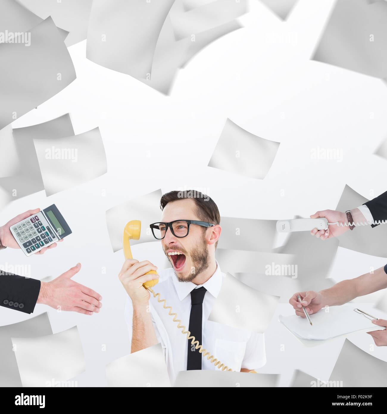 Immagine composita di imprenditore in tuta offrendo la sua mano Foto Stock