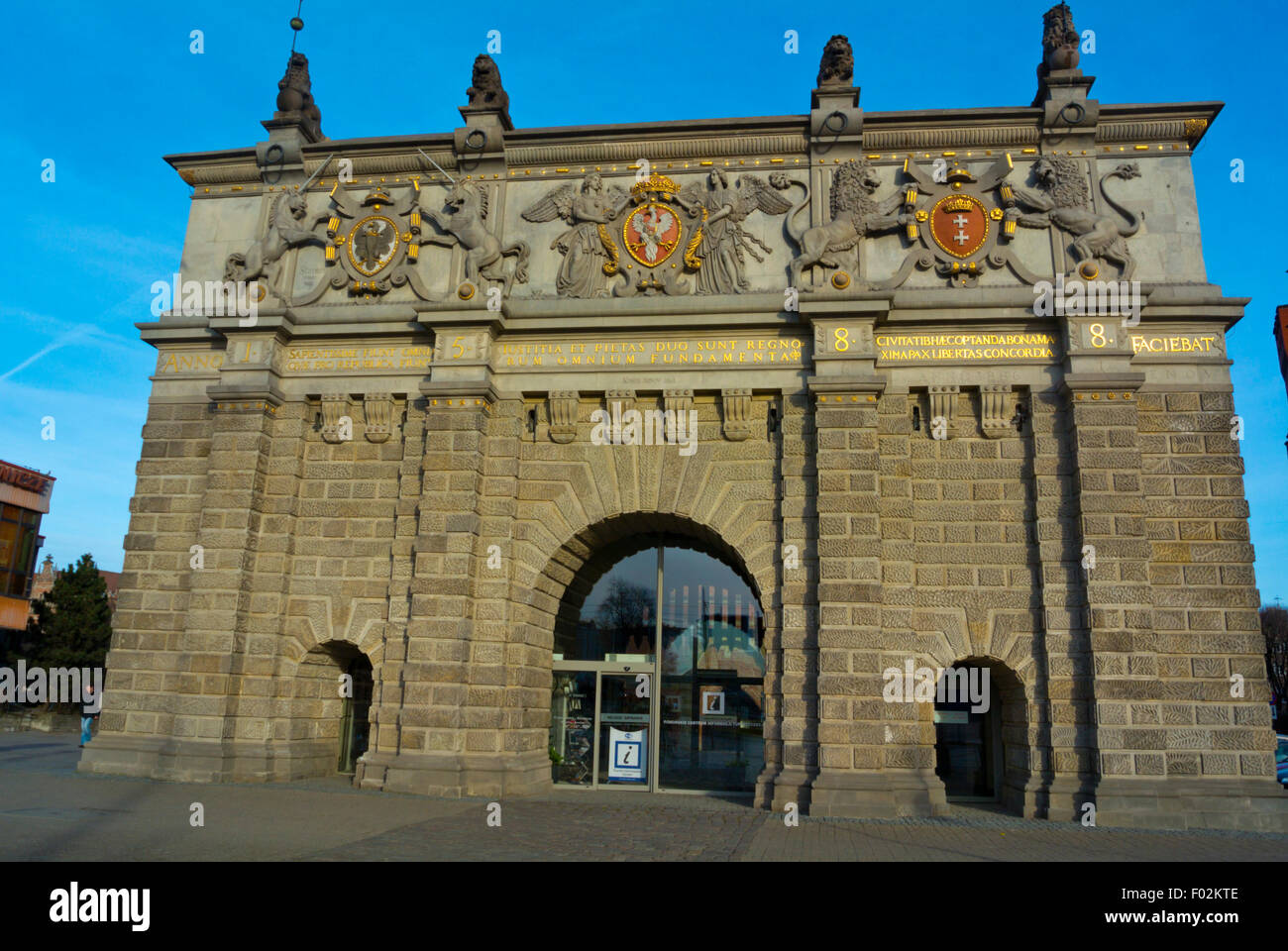 Brama Wyżynna, porta al di fuori del centro storico, alloggiamento ufficio informazioni turistiche, Gdansk, provincia di Pomerania, Polonia Foto Stock