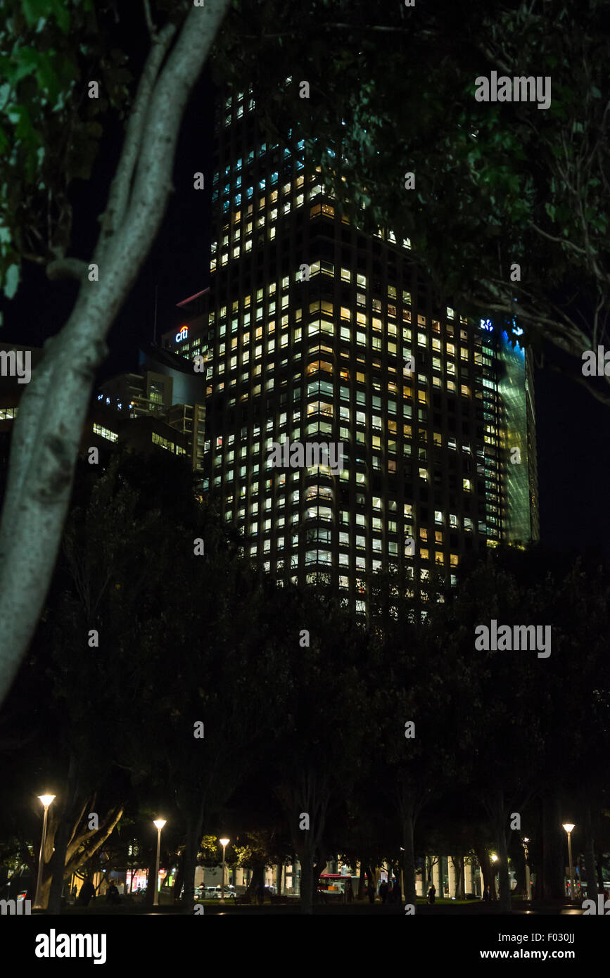 Office grattacielo di notte, Sydney, Australia Foto Stock