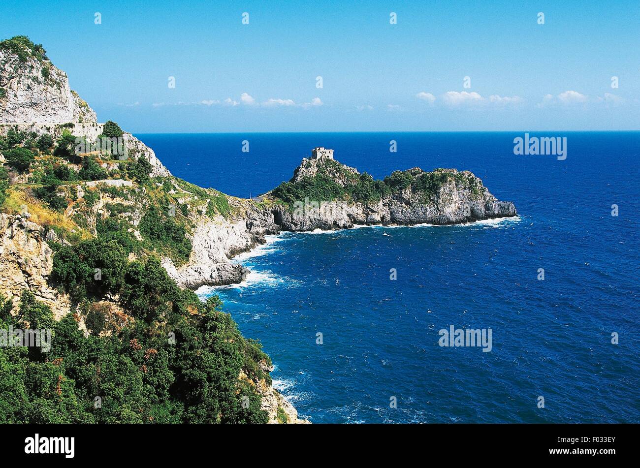 Torre saracena (XVII secolo) in Capo di Conca, Conca dei Marini e Amalfi Coast (Patrimonio Mondiale UNESCO, 1997), Campania, Italia. Foto Stock