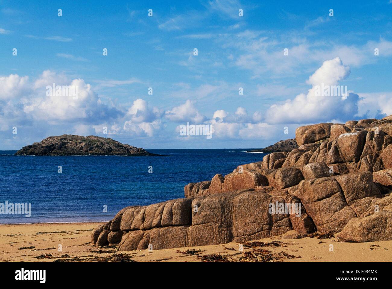 Scogliere di granito su Cruit Island, Rosses, County Donegal, Irlanda. Foto Stock