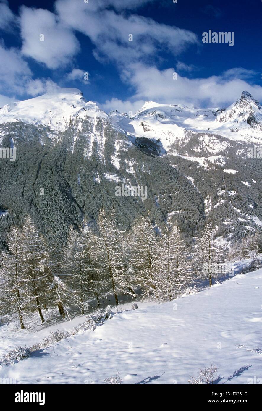 Paesaggio Innevato intorno a Lillaz, Val di Cogne, il Parco Nazionale del Gran Paradiso, Valle d'Aosta (Alpi occidentali), Italia. Foto Stock