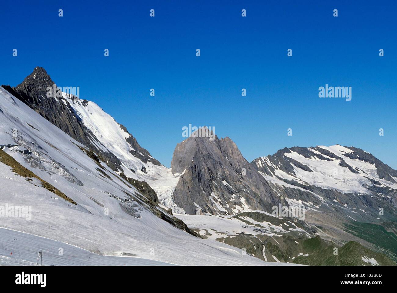 Massiccio della Vanoise visto dal Grand Motte glacier, Rhone-Alpes, Francia. Foto Stock