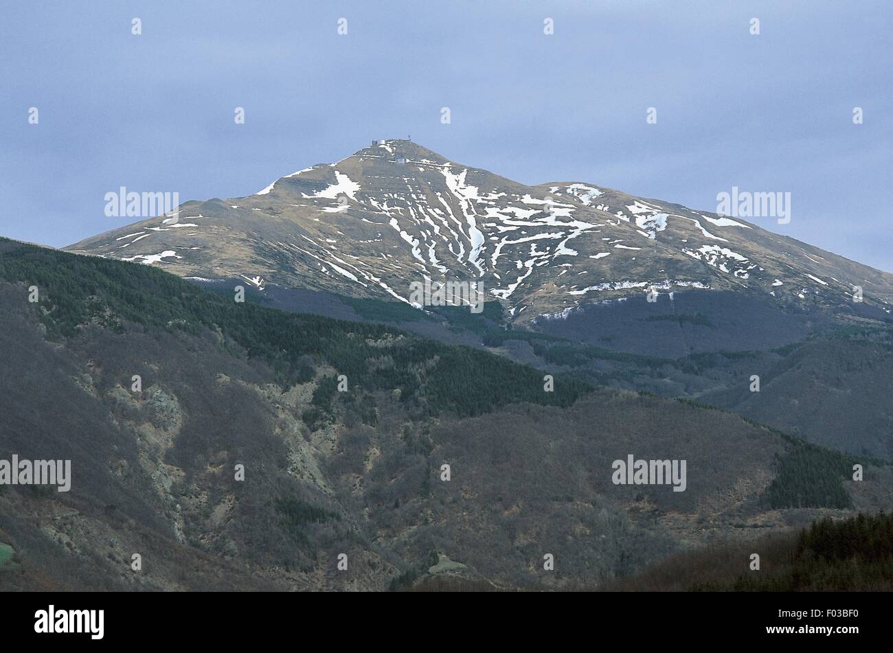 Italia - Regione Emilia Romagna - Appennino modenese - Monte Cimone dalla valle di Tagliole Foto Stock