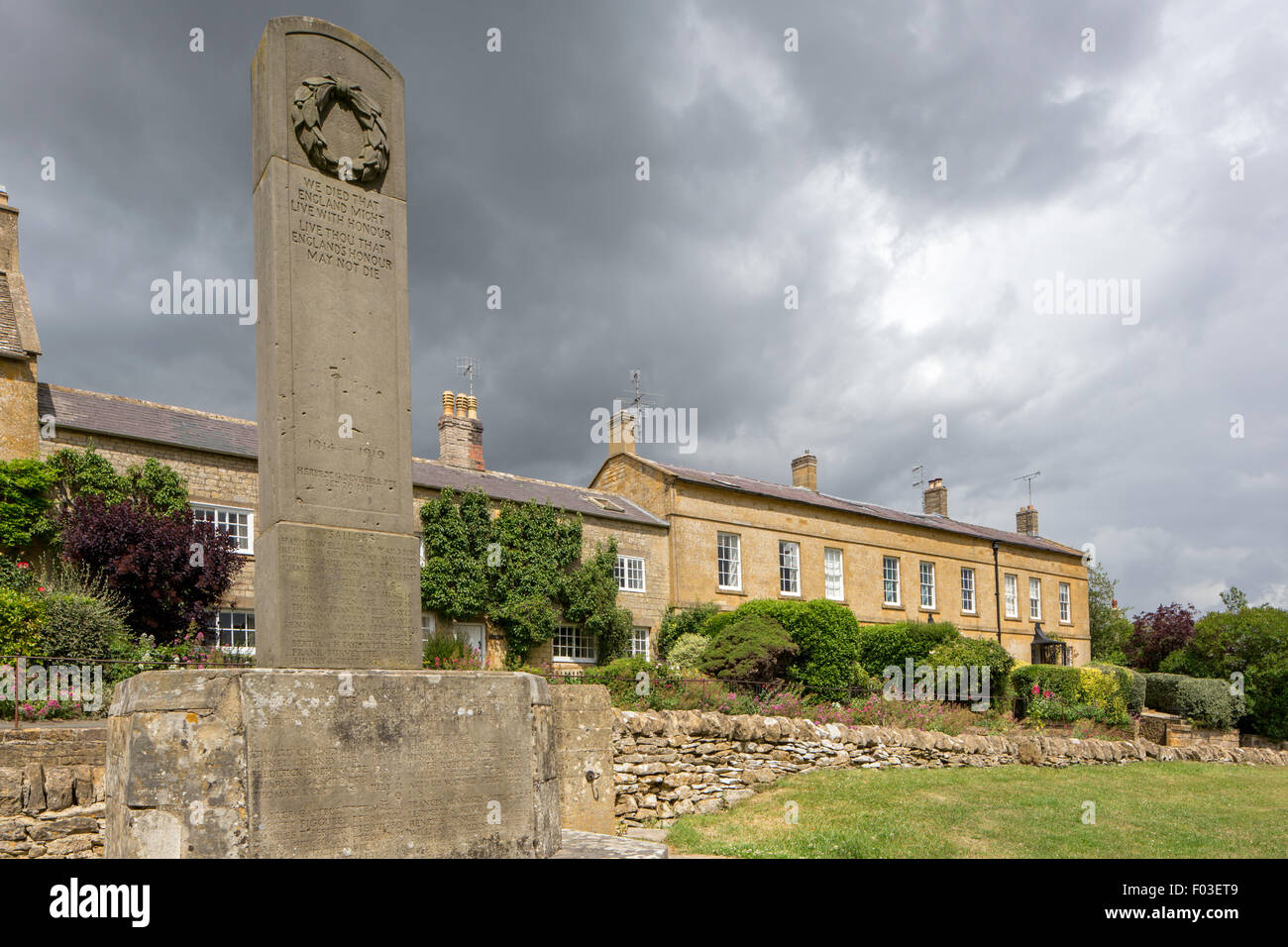Memoriale di guerra nel villaggio Costwold di Blockley, Gloucestershire, England, Regno Unito Foto Stock